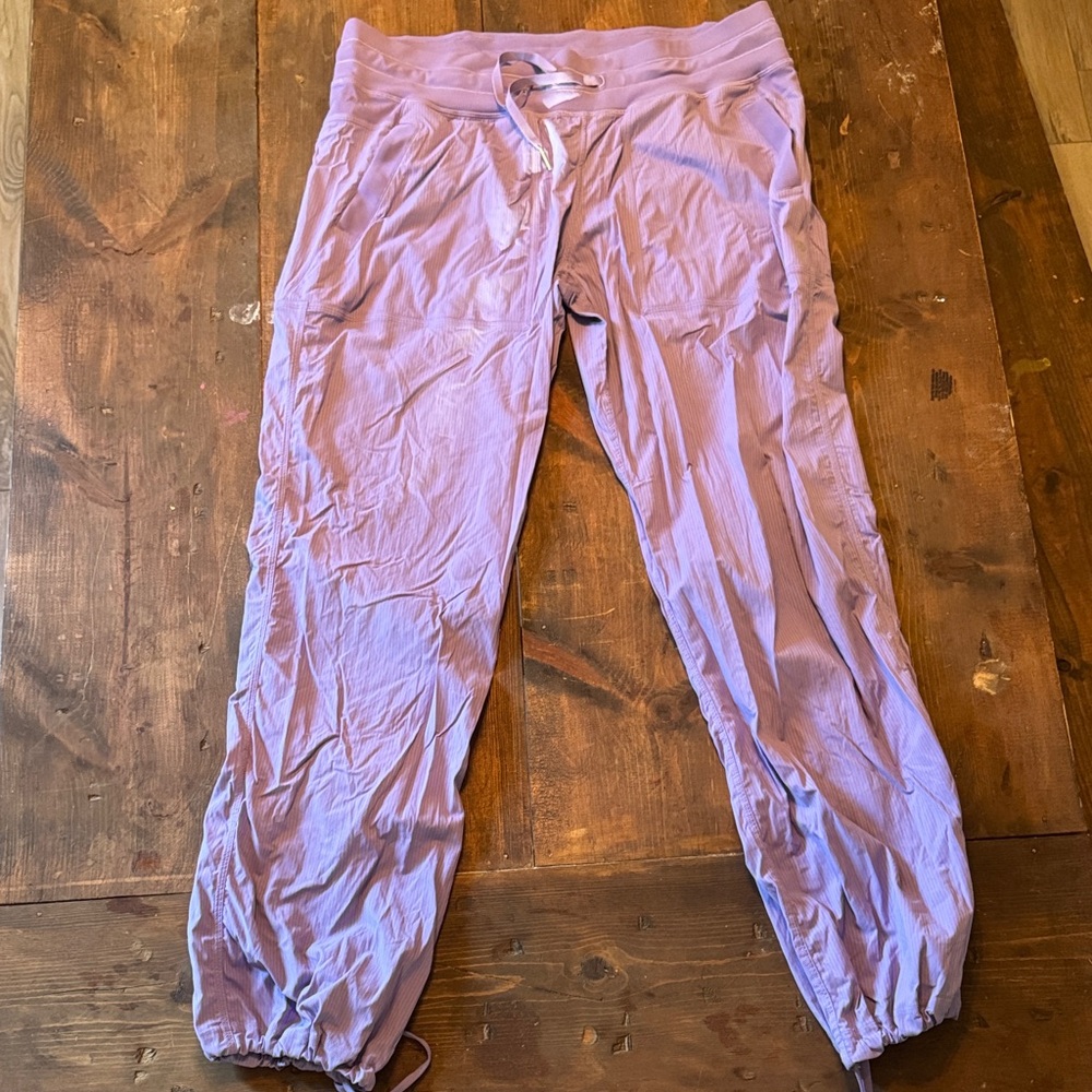 Women’s LuluLemon Lavender Jogger Pants